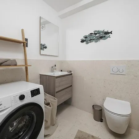 Luxurioeses Apartment Ddx Apartment Srima